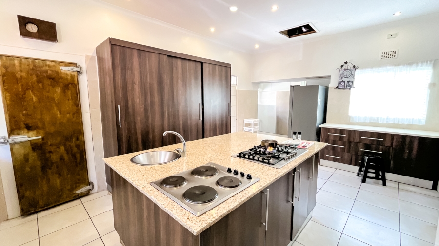 To Let 10 Bedroom Property for Rent in Constantia Western Cape